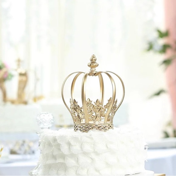 Gold Decor - Picture 2 of 4